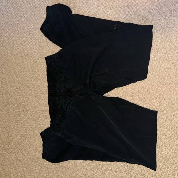 Lululemon sweatpants size 6 low rise - Picture 5 of 5